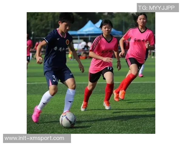 我与足球的故事:激情梦想与成长的旅程 我与足球的故事:激情梦想与成长的旅程